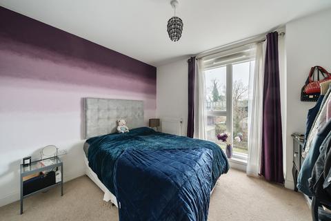 1 bedroom apartment for sale, Adenmore Road, London