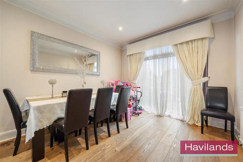 3 bedroom terraced house for sale, Hedge Lane, London