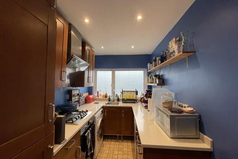 2 bedroom ground floor flat to rent, Breakspears Road, Brockley, SE4