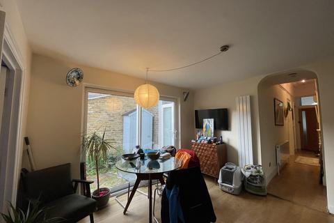 2 bedroom ground floor flat to rent, Breakspears Road, Brockley, SE4