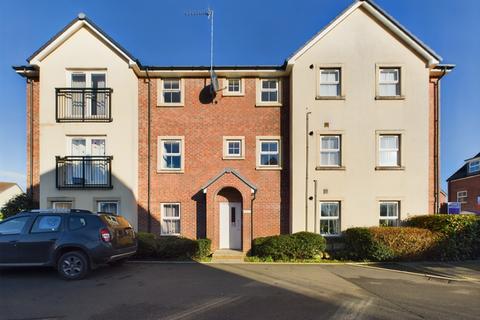 2 bedroom flat to rent, Snetterton Heath, Kingsway, GL2