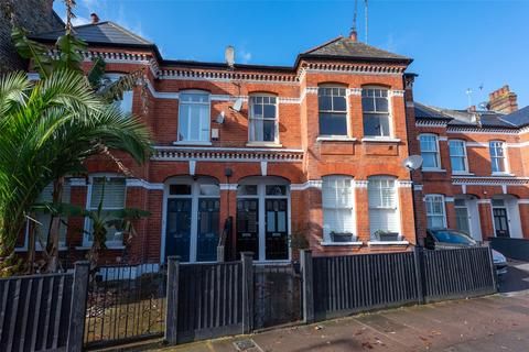 4 bedroom apartment to rent, Wix's Lane, London SW4