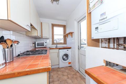 4 bedroom apartment to rent, Wix's Lane, London SW4