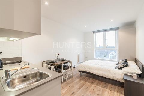 Studio to rent, Luminaire Apartments, Kilburn High Road, NW6 7JR