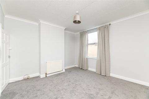 8 Ashgrove, Greengates, Bradford, BD10 0BP