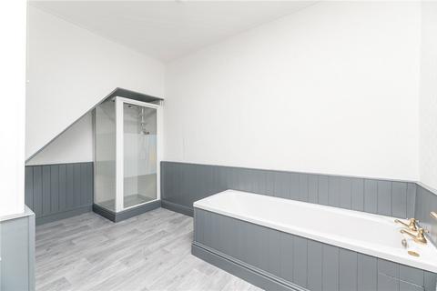 8 Ashgrove, Greengates, Bradford, BD10 0BP