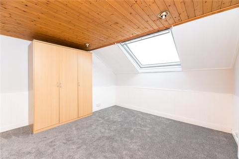 8 Ashgrove, Greengates, Bradford, BD10 0BP