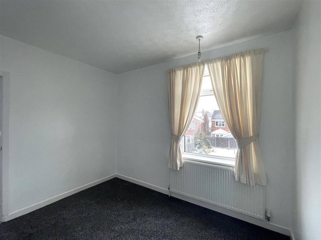 Bedroom 2a.jpg