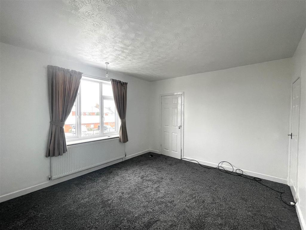Bedroom 1a.jpg
