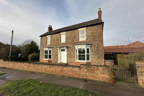 5 bedroom farm house for sale, Main Road, Gilberdyke