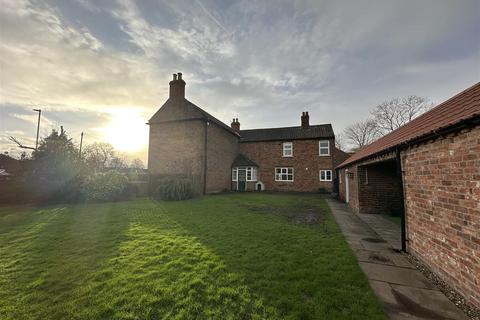 undefined, Main Road, Gilberdyke