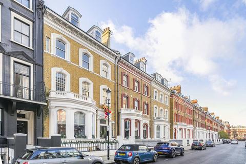 3 bedroom flat for sale, Roland Gardens, South Kensington, London, SW7