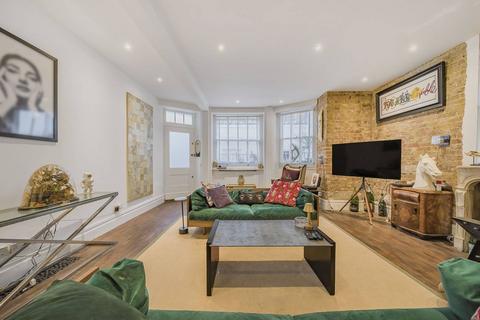 Roland Gardens, South Kensington, London, SW7