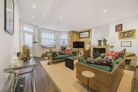 Roland Gardens, South Kensington, London, SW7