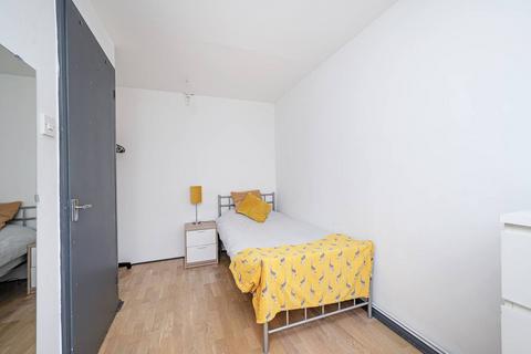 2 bedroom flat for sale, O'Leary Square, Stepney, London, E1