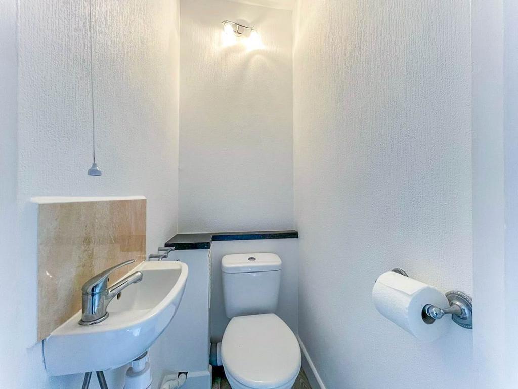 151a WC