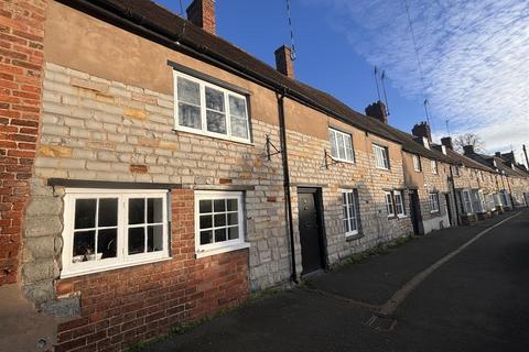 3 bedroom terraced house for sale, Southam Street, Kineton, Warwick