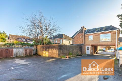 13 Barham Close, Bournemouth, BH1 4BZ