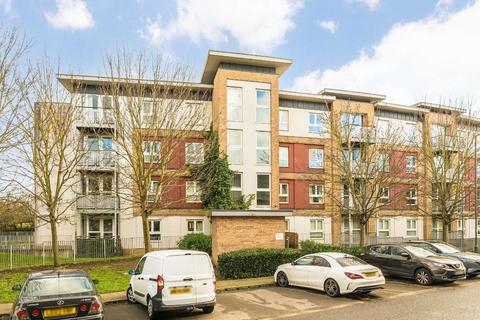 1 bedroom flat for sale, Langhorn Drive, Twickenham TW2