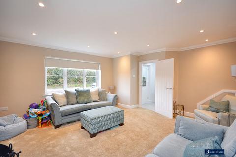 175 Shepherds Hill, Harold Wood, Romford, RM3 0NR