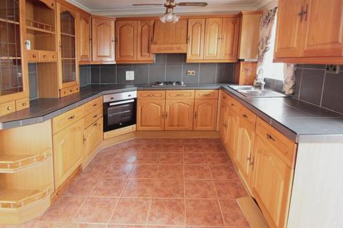 3 bedroom semi-detached house for sale, Wood Mount, Leeds LS26