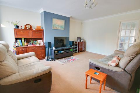 3 bedroom terraced house for sale, WEST END PARK! KITCHEN/DINER! PARKING TO REAR!