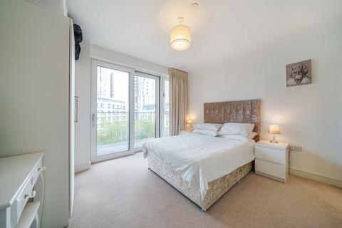 3 bedroom flat for sale, Hebden Place London SW8