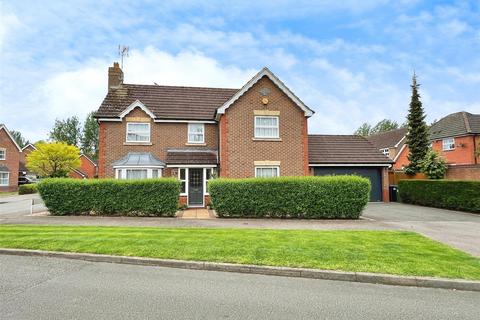 4 bedroom detached house for sale, Robins Grove, Warwick