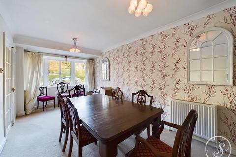 5 bedroom detached house to rent, Parkwood Avenue, Roundhay, Leeds