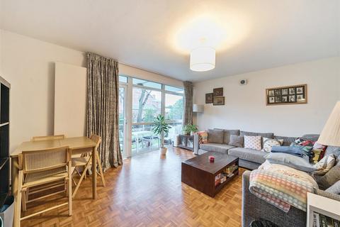 2 bedroom flat for sale, Mapesbury Road, London, NW2