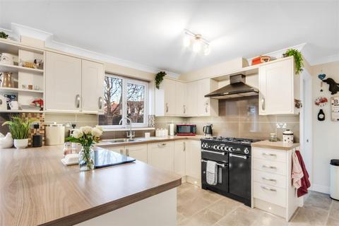 4 bedroom detached house for sale, Lavender Walk, Evesham