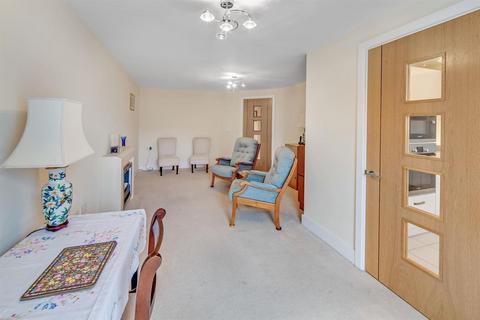 2 bedroom apartment for sale, Queens Gate, Wellington Road, Wokingham