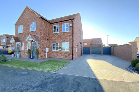 3 bedroom semi-detached house for sale, Runway Lane, Holton-Le-Clay