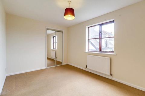 3 bedroom house to rent, Bishops Cleeve GL52 8NL