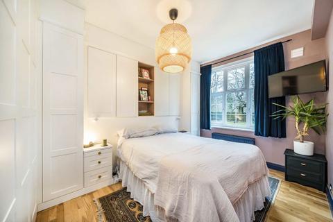 1 bedroom flat for sale, Streatham Close, London SW16