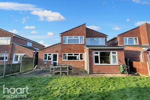 4 bedroom detached house for sale, Pine Close, Great Bentley