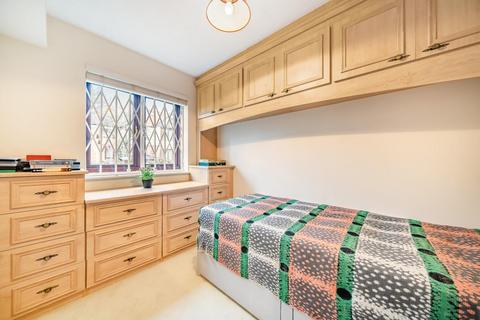 2 bedroom flat for sale, Griffiths Road, Wimbledon