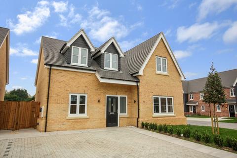 4 bedroom detached house for sale, North Drive, Brentwood, CM13