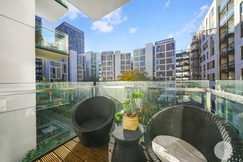 3 bedroom apartment to rent, Scarlet Close, London E20