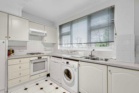 2 bedroom flat for sale, The Croft, London W5