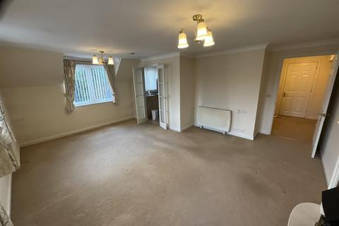 1 bedroom flat for sale, Linkfield Lane, Redhill, Surrey