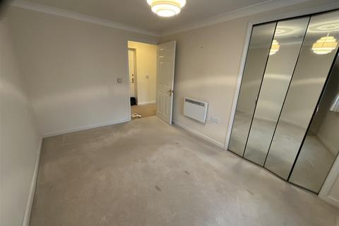 1 bedroom flat for sale, Linkfield Lane, Redhill, Surrey