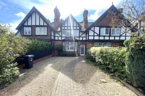 3 bedroom terraced house for sale, Monkhams Lane, Woodford Green, London, IG8
