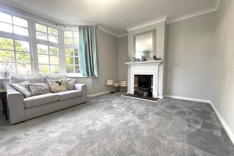 3 bedroom terraced house for sale, Monkhams Lane, Woodford Green, London, IG8