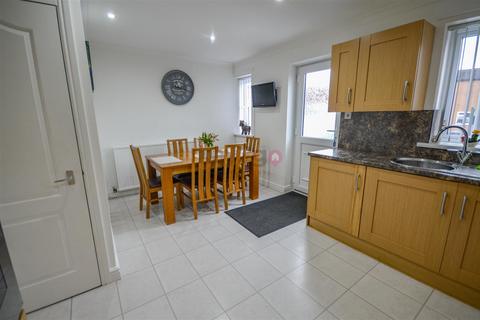 3 bedroom semi-detached house for sale, Valley View Close, Eckington, Sheffield, S21