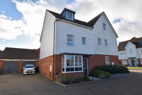 4 bedroom semi-detached house for sale, Well Wish Drive, Bexhill-On-Sea