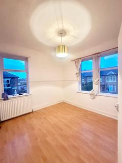 3 bedroom flat to rent, Eighth Avenue, Newcastle upon Tyne NE6