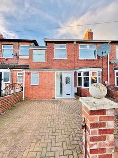 3 bedroom semi-detached house to rent, Gowland Avenue, Newcastle upon Tyne NE4