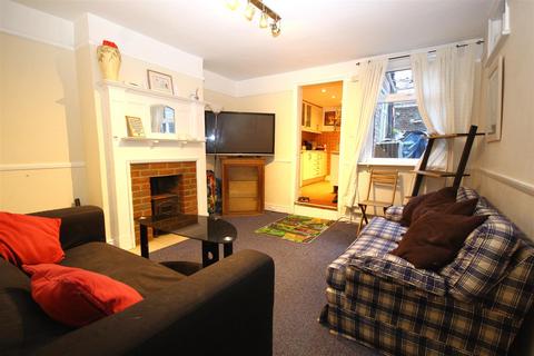 3 bedroom terraced house to rent, Hughenden Road, High Wycombe HP13