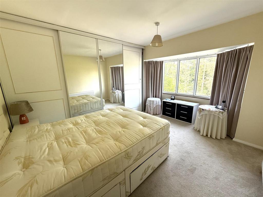 High street bed.jpeg